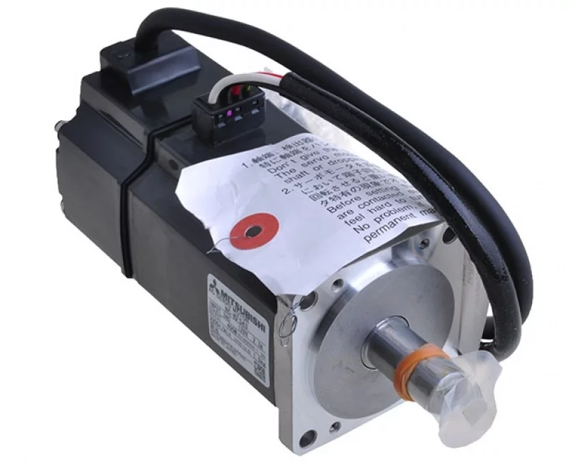 Серводвигатель HC-PQ43B-UE оснащен тормозом